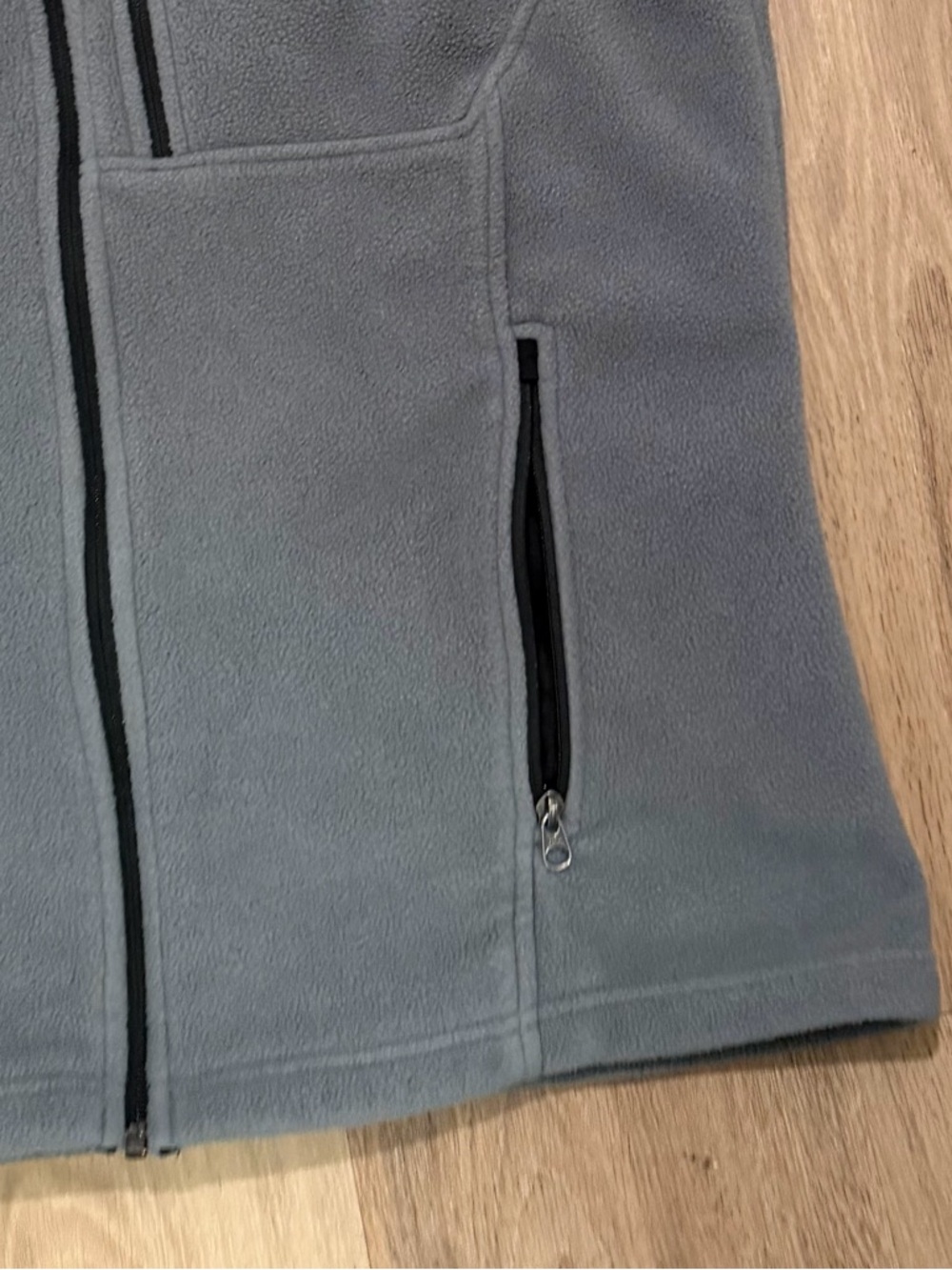 Eddie Bauer Men’s Gray Full-Zip Fleece Vest with Zipper Accents size Large - Picture 2 of 5